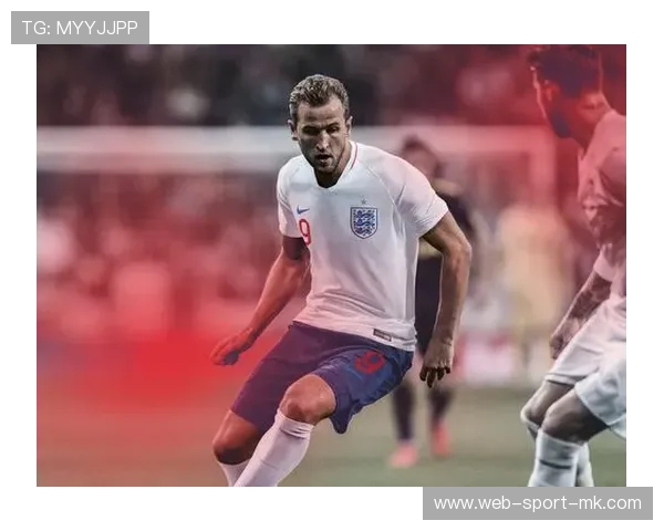 英格兰2026新球衣谍照流出球迷齐喊：这回真帅！，英格兰国家队新球衣