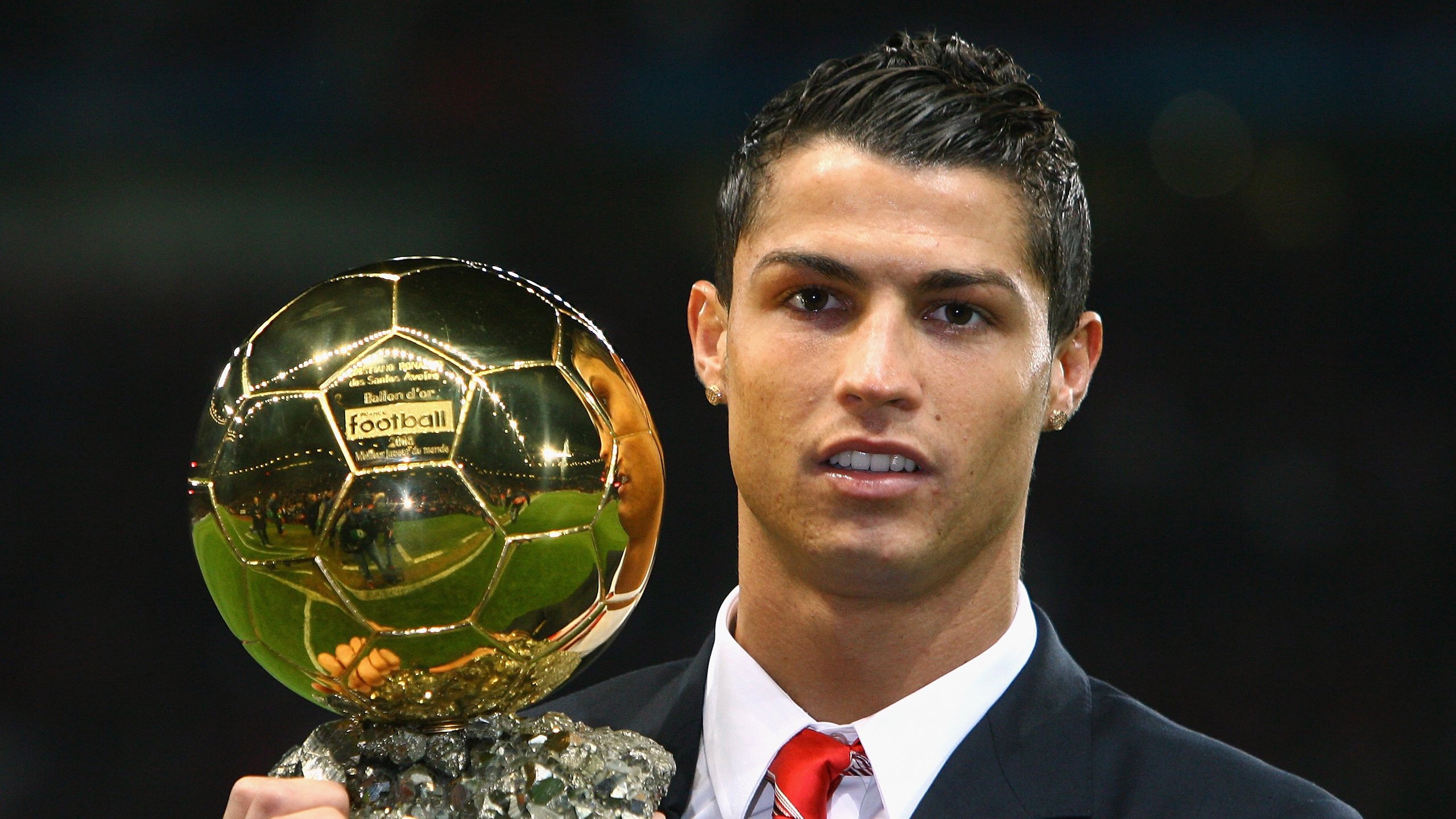 高压节奏下球员如何保持传球清晰度,高压球技术